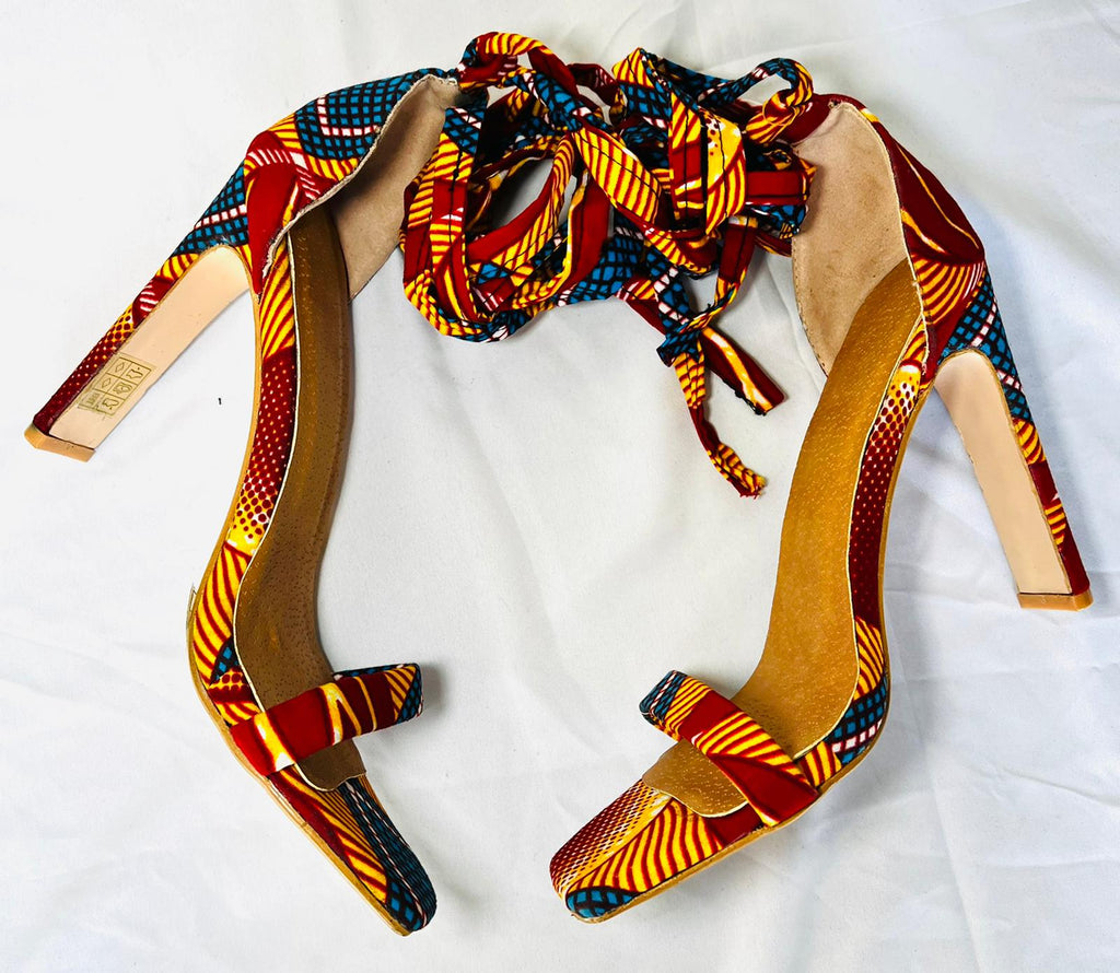 KITENGI PRINT TIED ANKLE THIN HEELS